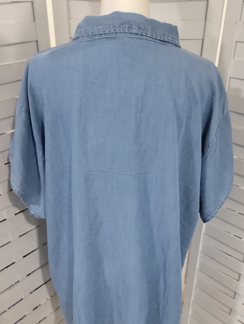 NWT Hester & Orchard Tencel Chambray Button Up Blouse Size 1X - Picture 3 of 4